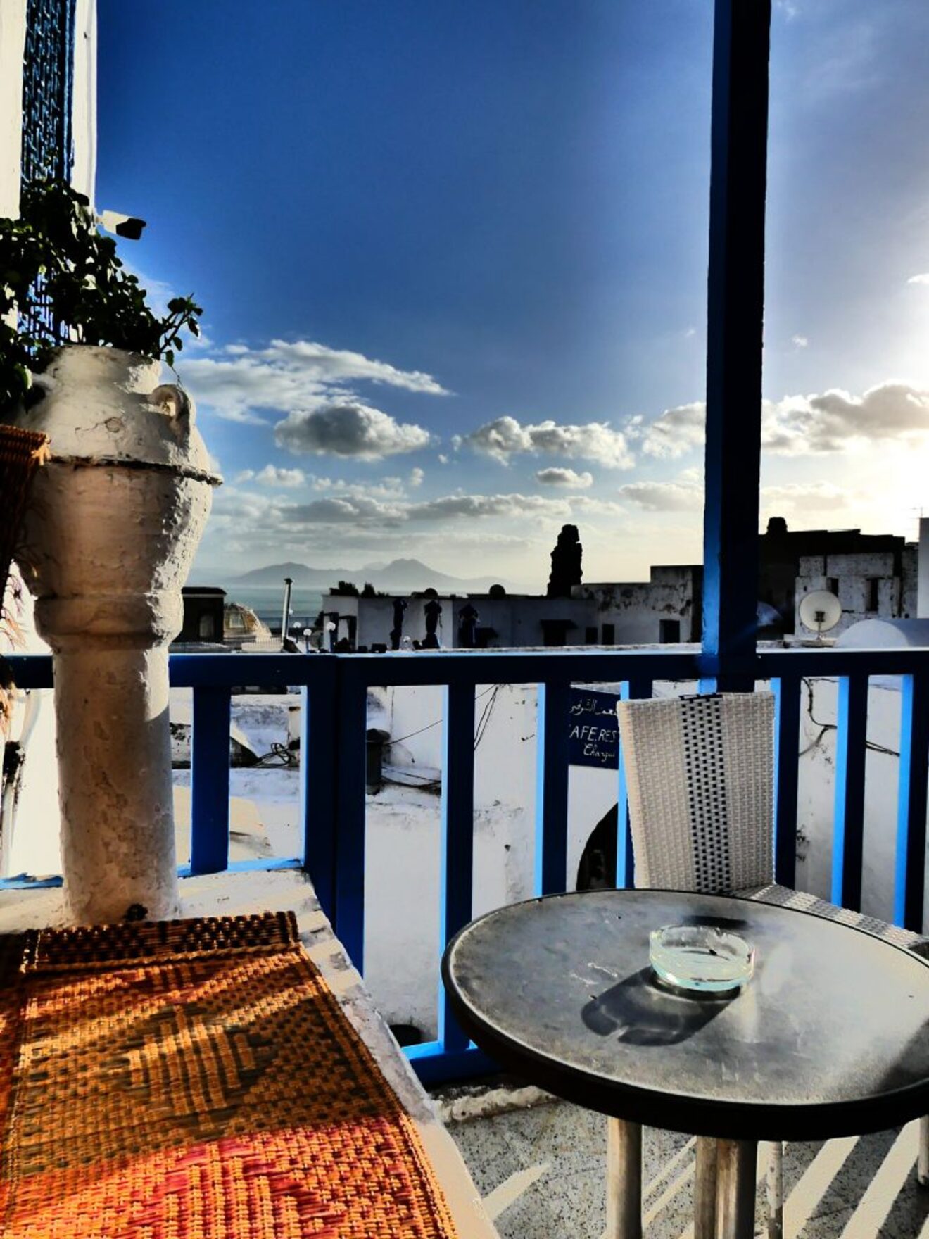 Un Balcon Sur La Mer Explication Fin